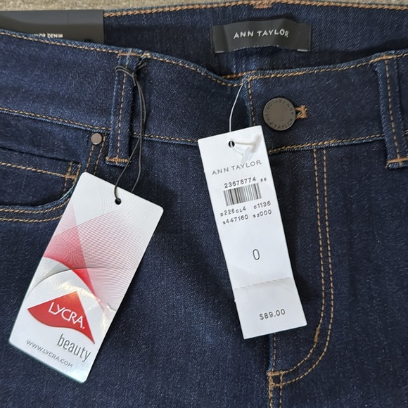 NWT Ann Taylor Curvy Fit Skinny Jeans (Size 0) - Picture 2 of 7
